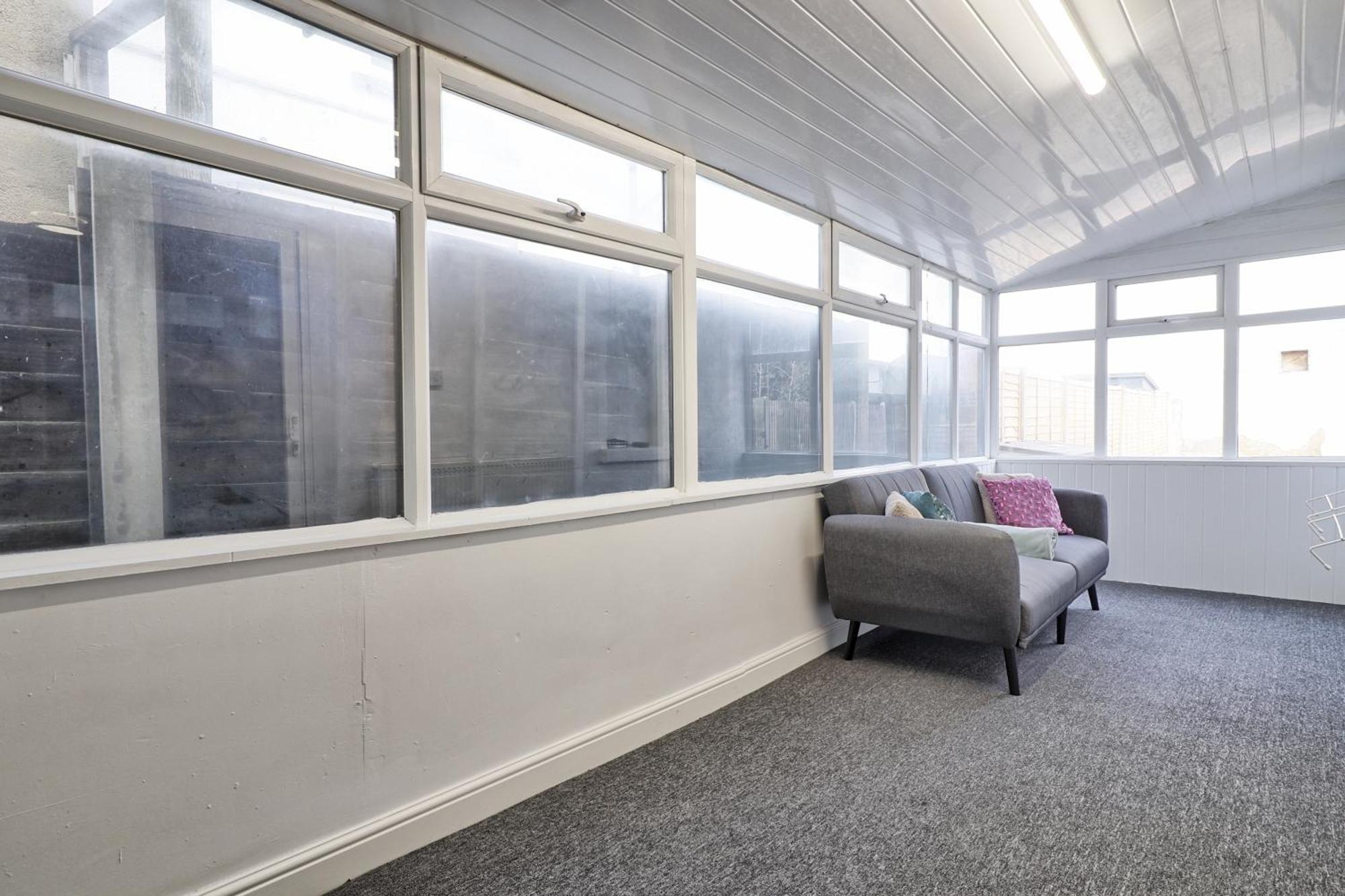Beautiful Spacious Four Bedroom House With Parking For 2 Cars, 5 Minute Walk To Southend Station Exterior photo